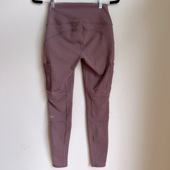 Alo Yoga High Waist Cargo Legging size small - Picture 7 of 8